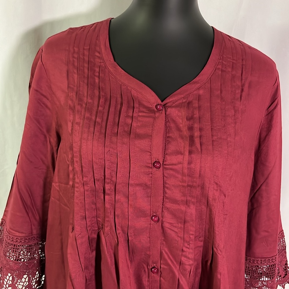 ๐ 6 for $35 โข NWOT Blair Burgundy Lace Accent Pleated Button Front Tunic Blouse - Picture 4 of 16